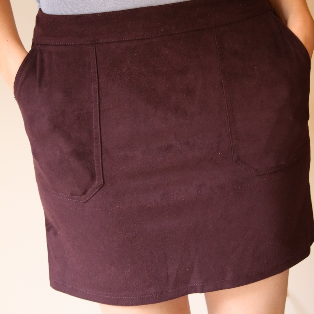 Maroon Dorothy Perkins faux-suede mini skirt